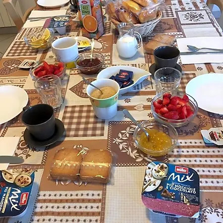Gigi' Acomodação com café da manhã  3*